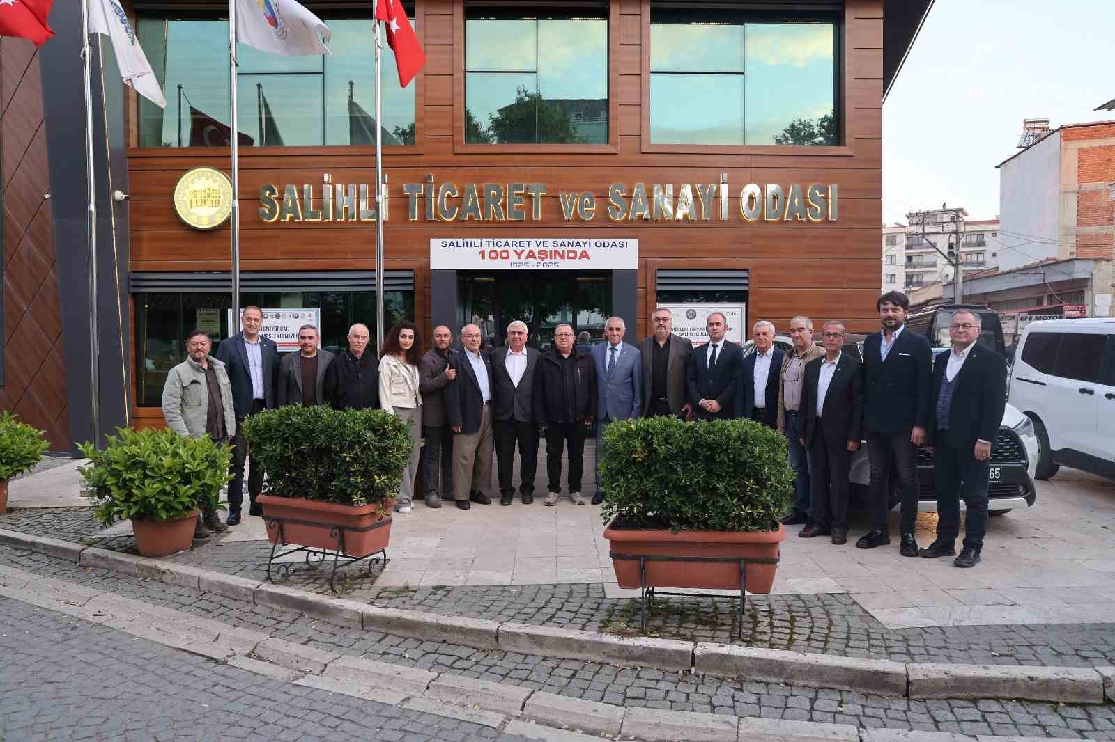 Selendi’nin gölet sorunu ekonomiyi zorluyor