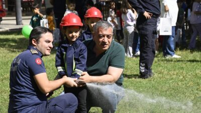 Minik öğrenciler fahri itfaiyeci oldu