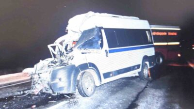 Akhisar’da kamyon ile minibüs çarpıştı: 1 ölü, 2 yaralı