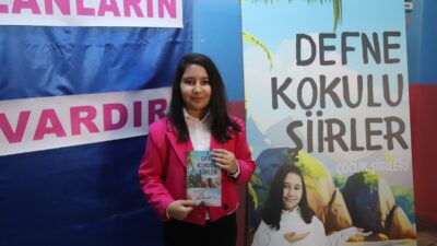 Akhisarlı 9 yaşındaki Defne’den ’Defne kokulu şiirler’