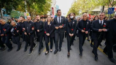 Binlerce Manisalı Atatürk’e saygı için yürüdü