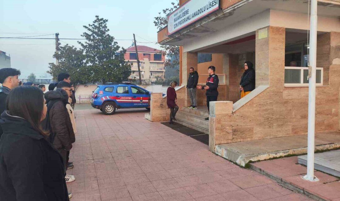 Alaşehir jandarmasından okul çevreleri ve servislerinde denetim Manisa’nın Alaşehir ilçesinde 2024-2025