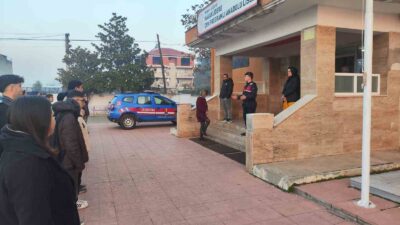 Alaşehir jandarmasından okul çevreleri ve servislerinde denetim