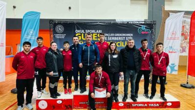 Manisalı güreşçiler Türkiye Şampiyonu oldu