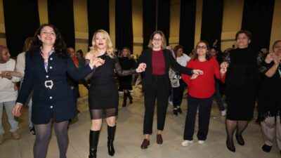 Manisalı kadınlar gönüllerince eğlendi