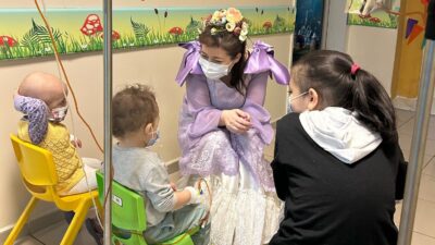 Masallar kanserli çocuklara moral oldu