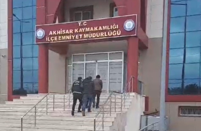 Polisten zehir tacirlerine darbe: 2 tutuklama Akhisar’da uyuşturucu ile mücadele