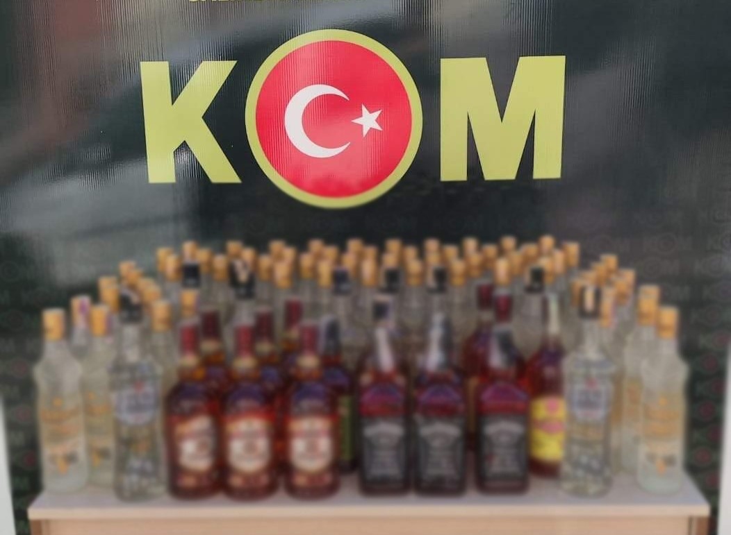Salihli’de sahte bandrollü içkiler ele geçirildi