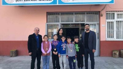 Sarıgöl Şehit Esin Akay İlkokulu zeka oyunlarına damga vurdu