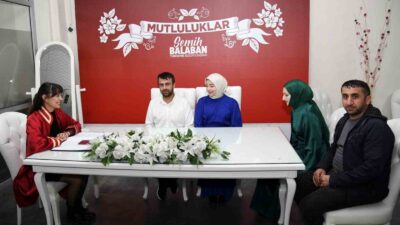 Sevgililer Gününde bir ömür boyu mutluluğa ‘Evet’ dediler