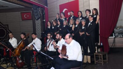 Türk Müziği Topluluğu dinleyicileri mest etti