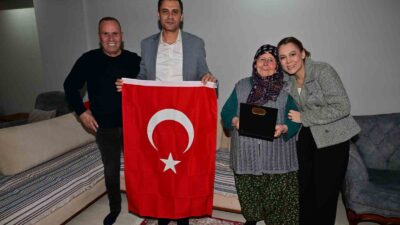 Başkan Zeyrek, ilk iftarda şehit ailesinin sofrasına konuk oldu