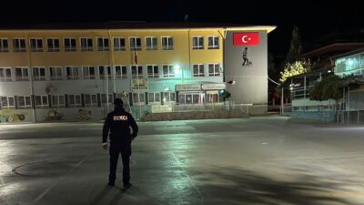 Gece bekçileri okulların güvenliği için görev başında