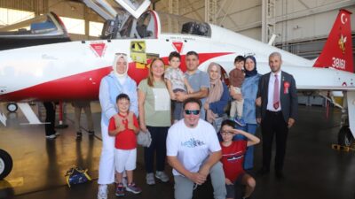 Manisalı şehit aileleri ve gazilerden Çiğli 2. Hava Üssü’ne anlamlı ziyaret