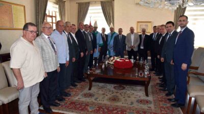 Vali Özkan esnafları ağırladı