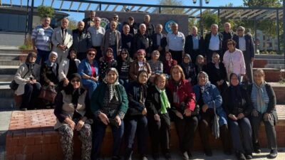 58 yıl sonra ilkokul öğretmenleriyle buluştular