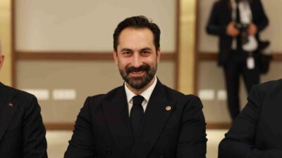 AK Parti’li Arınç: “Yeni yasama yılı birlik ve reform dönemi olacak”