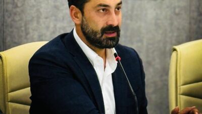 AK Parti’li Mücahit Arınç’tan CHP İl Başkanı Özalper’e tebrik