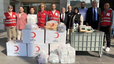 Alaşehir Kızılay’dan Devlet Hastanesi Sosyal Marketine 600 kalem yardım