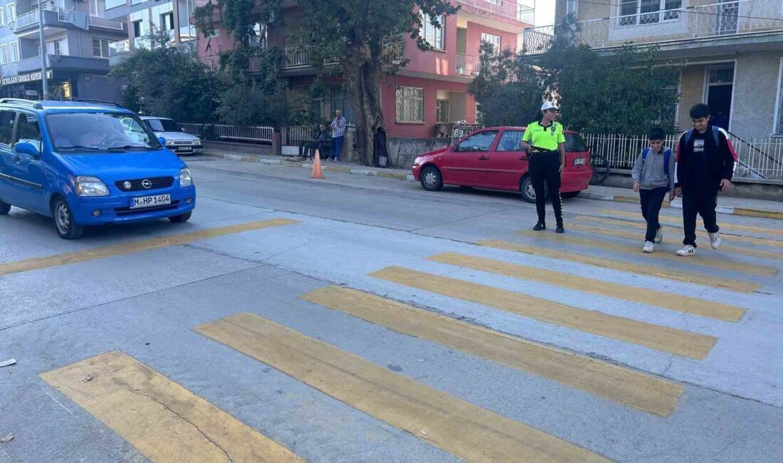 Alaşehir’de öğrenciler polis ve bekçilerle güvende Manisa’nın Alaşehir ilçesinde polis