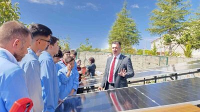 “Atölyede 1 Gün Projesi” Gördes’te başladı