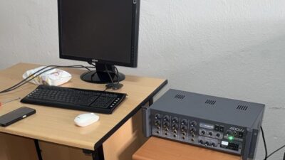 Emekli eczacıdan köy okuluna anlamlı destek