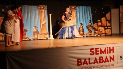 “Hades’e Yolculuk” tiyatro severlerle buluştu