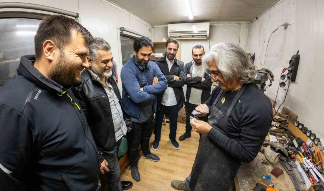 Kaymakam Fatih Genel’in atölyesinde tarihi ve kültürel yolculuk Manisalı gazetecileri atölyesinde ağırlayan