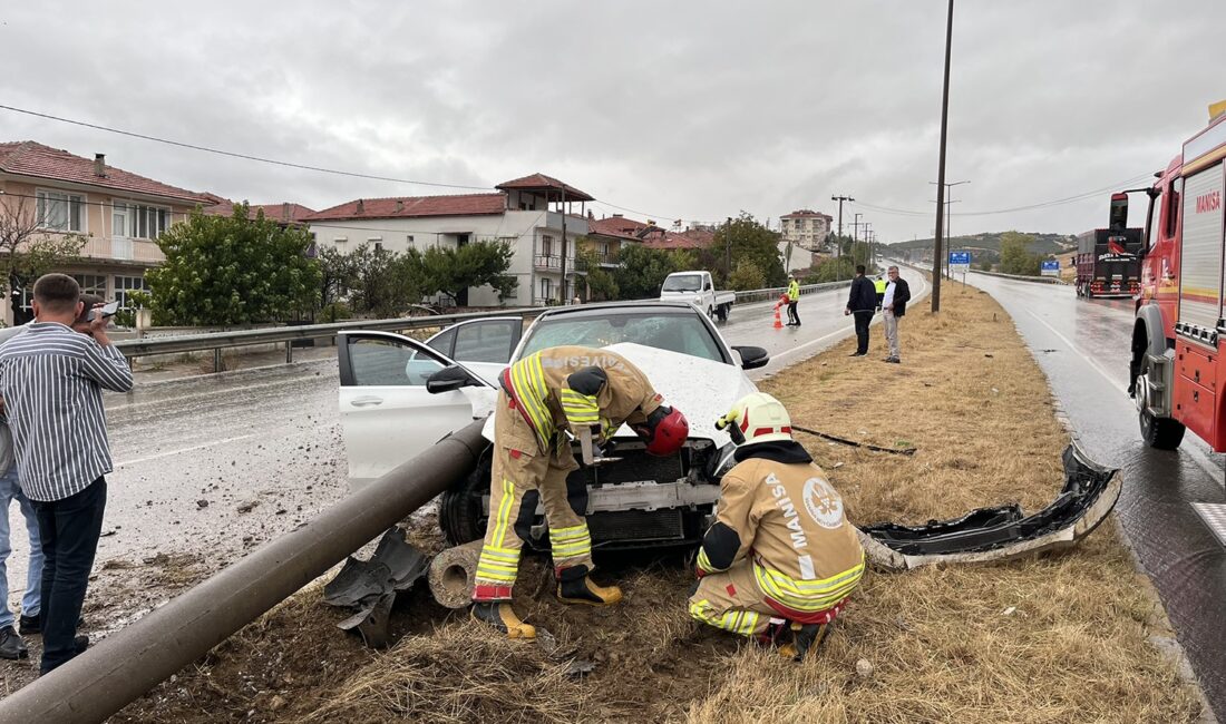 Manisa’nın Kula ilçesinde yağışlı
