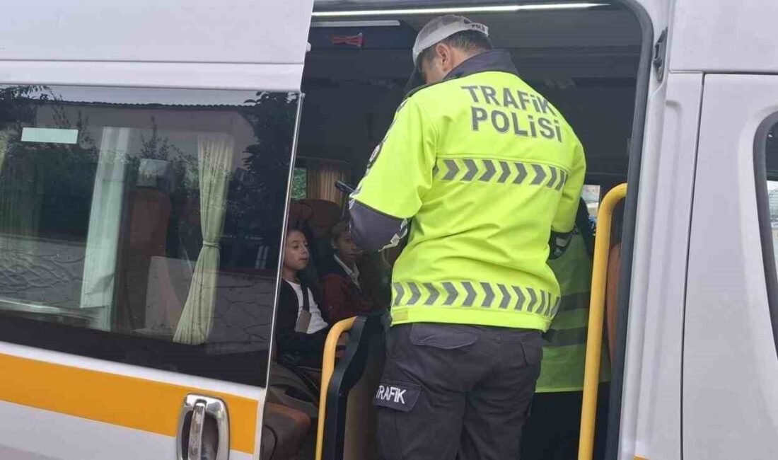 Manisa’da okul servislerine yönelik denetim Manisa İl Emniyet Müdürlüğü
