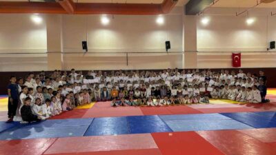 Salihli’de 250 judocu kemer sınavında ter döktü