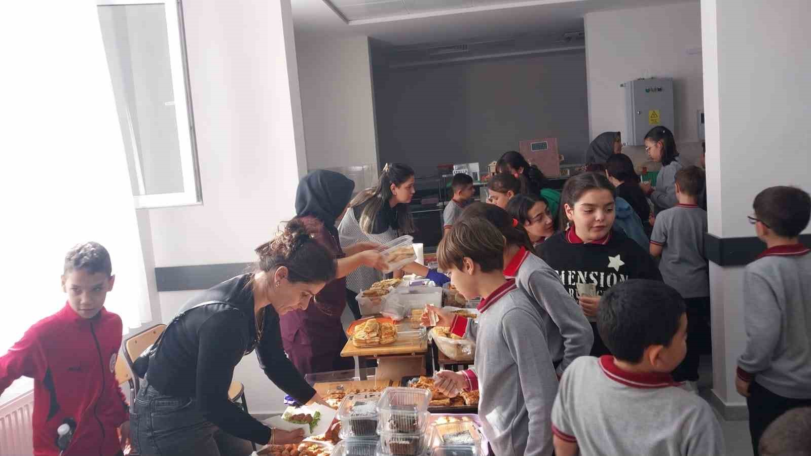 Sarıgöllü öğrencilerden Gazze’deki çocuklara destek