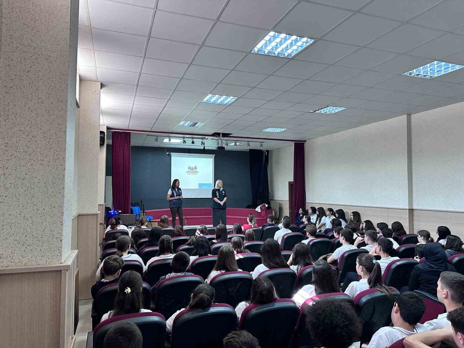 SİBERAY ile gençler siber suçlara karşı bilinçlendirildi