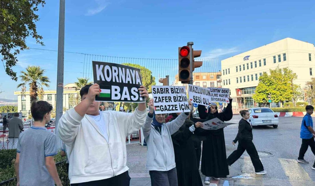 Manisa’nın Soma ilçesinde vatandaşlar