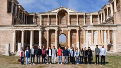 Yeni üniversiteliler Salihli’yi keşfetti