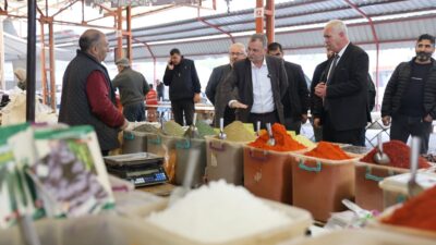 Başkan Balaban Laleli’de pazarcılarla buluştu