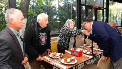 Başkan Öküzcüoğlu emekli öğretmenlerle buluştu