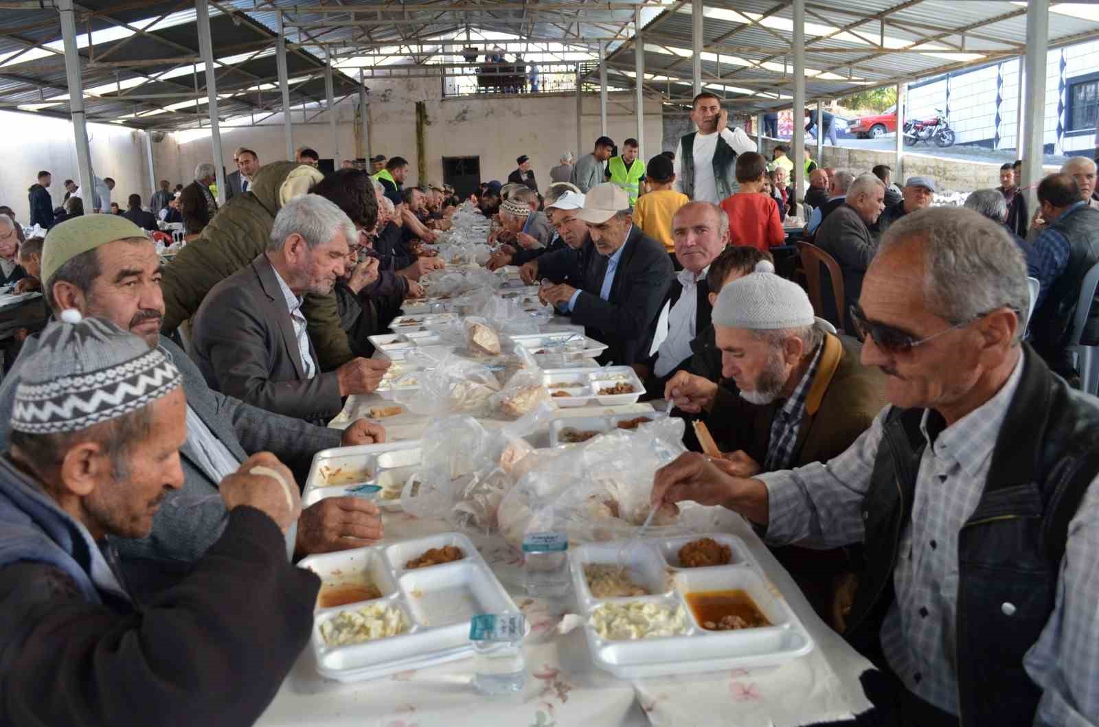 Güneşli’de 7 bin kişi aynı sofrada buluştu