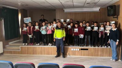 Jandarma trafik timinden öğrencilere eğitim