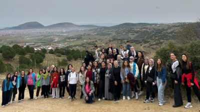 Manisa’da 61 kadın öğretmen 24 Kasım’ı Gençlik Kampında kutladı