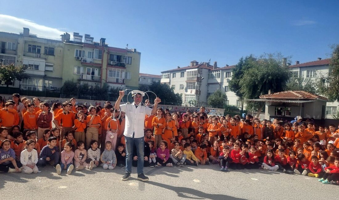 Yunusemre Belediyesi’nin okullarda düzenlediği