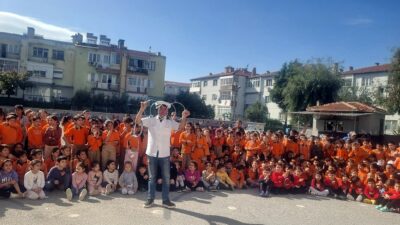 Miniklere kahkaha ve kültür şöleni