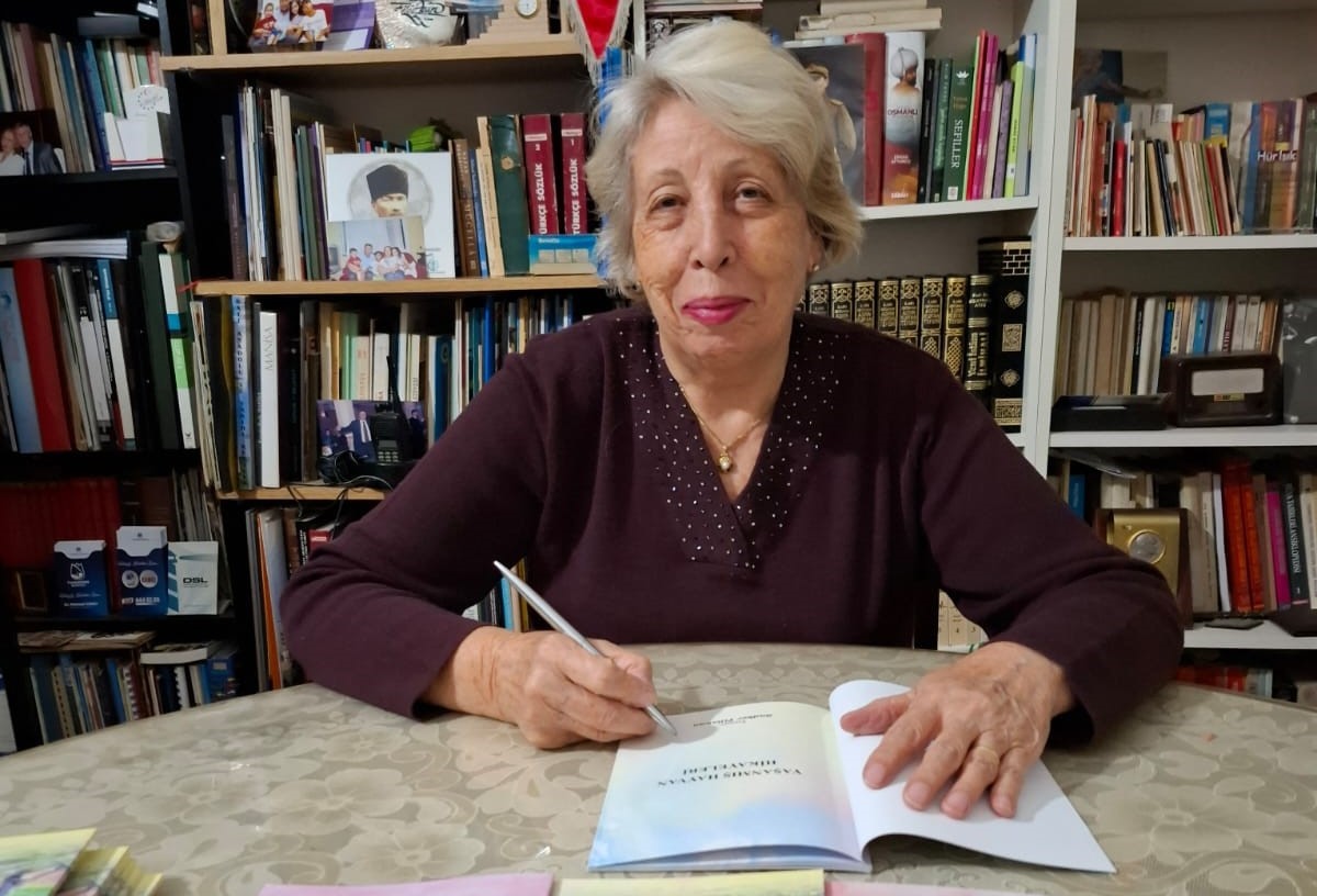 Sadberk öğretmen, 4 kitabını okurlarla buluşturuyor