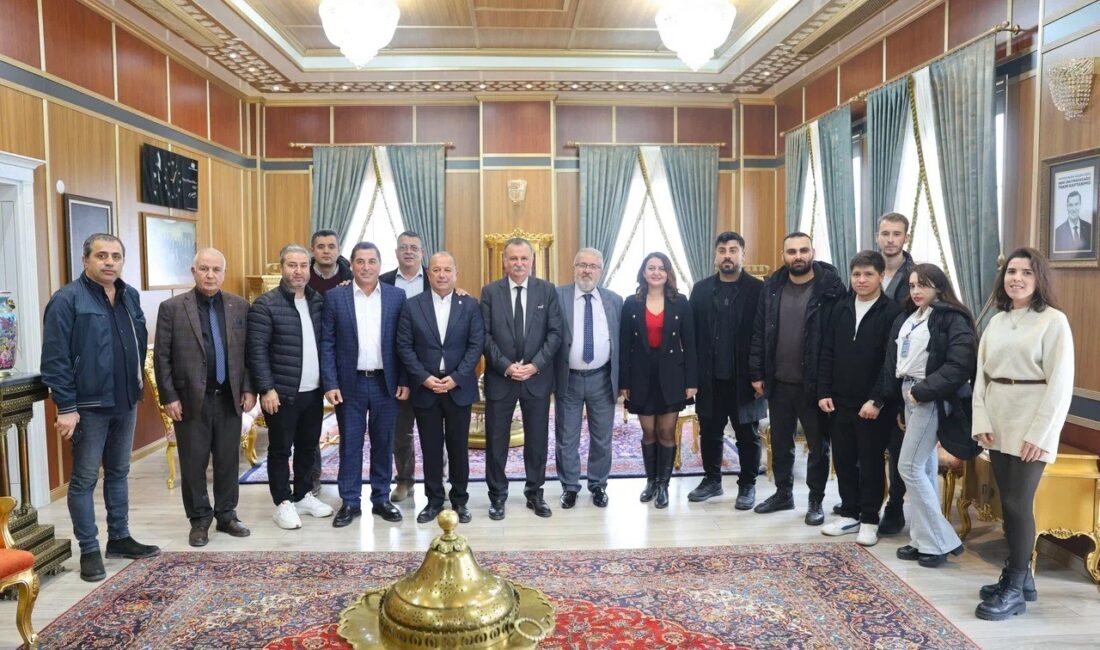 Yunusemre Belediye Başkanı Semih