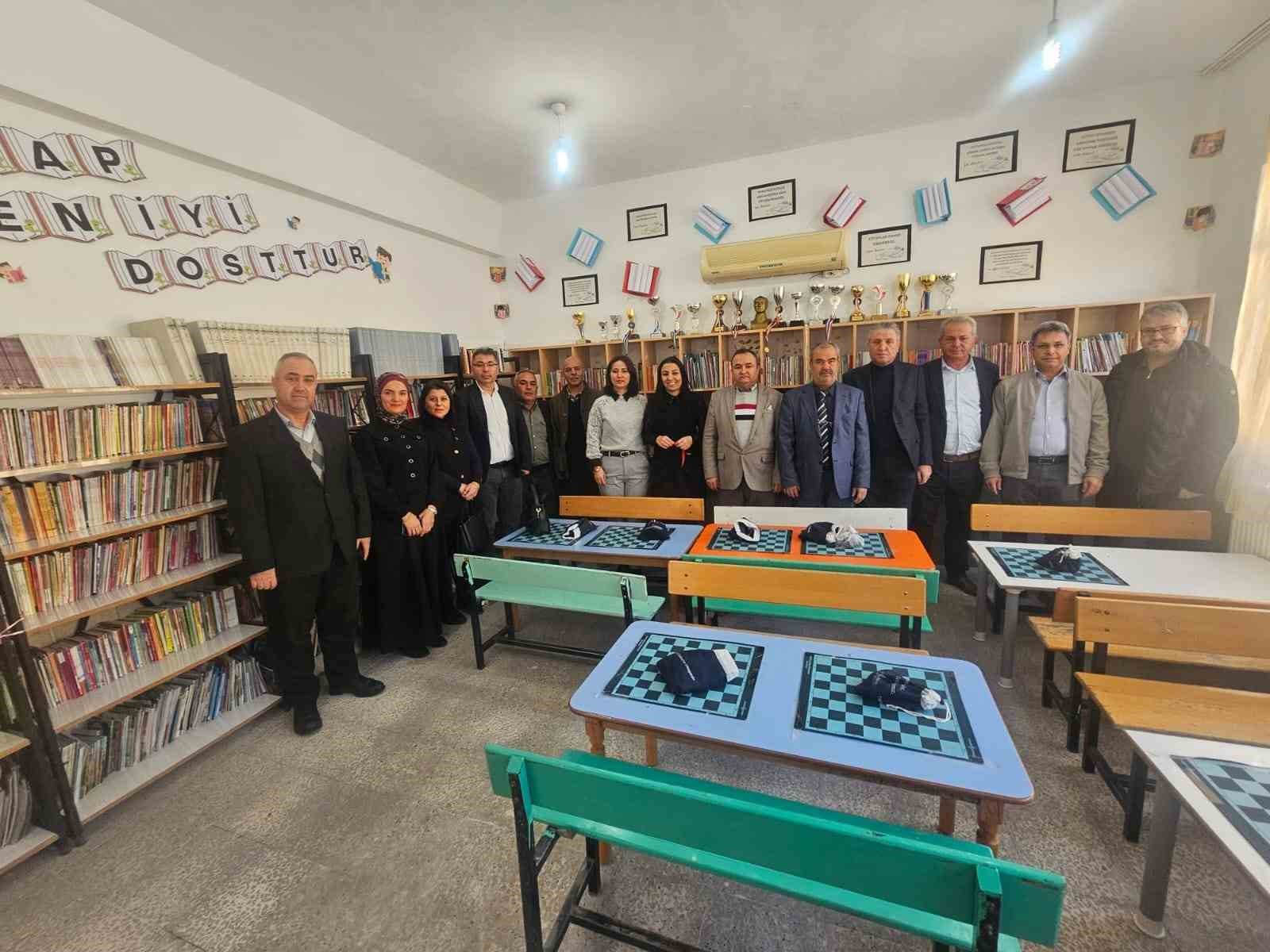 Gönül Hoca’dan 21. kütüphane