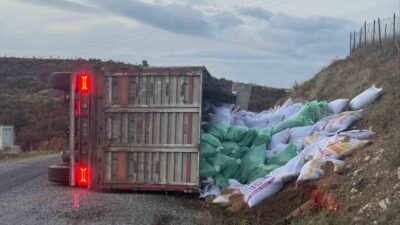 Manisa’nın Gördes ilçesinde yem yüklü