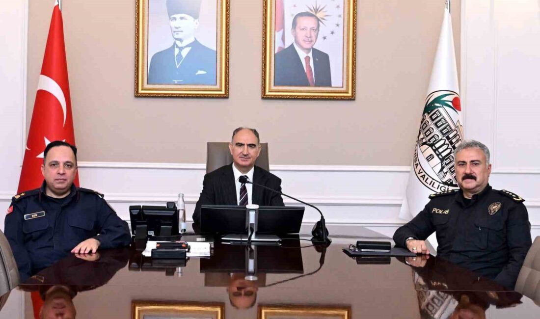 Manisa Valisi Vahdettin Özkan,