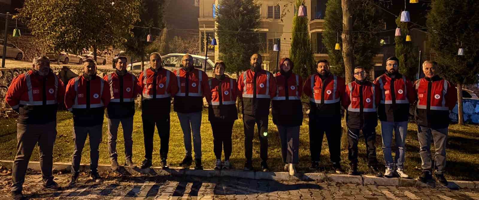 SOSEV’den arama kurtarma ekibine ekipman desteği