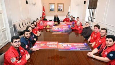 Manisa Valisi Vahdettin Özkan makamında