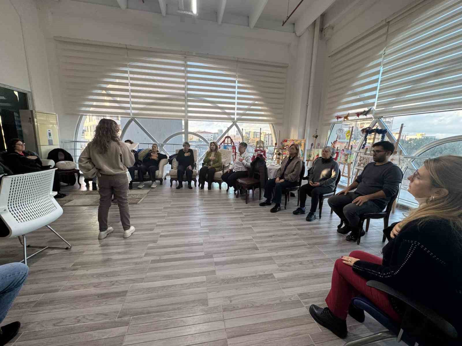 Alzheimer hastası yakınlarına nefes eğitimi